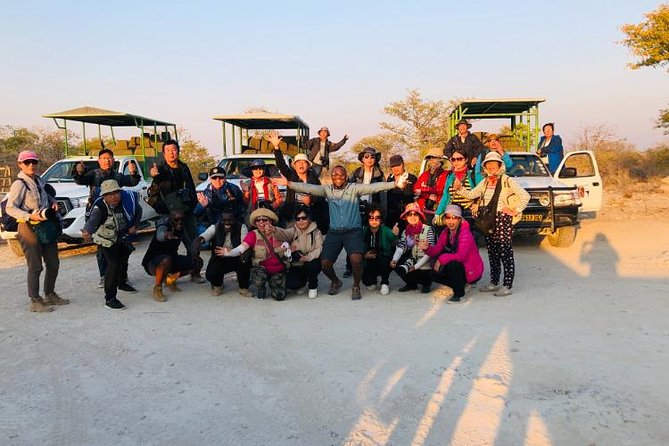 Safari in Etosha national park with professional tour guides born in Etosha. - The day’s flow: from Etosha Pan to the Big Four hotspots