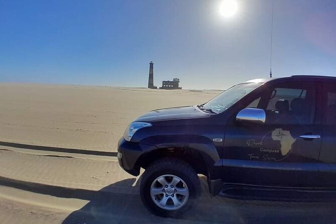 Sandwich Harbour 4x4 Tours at Walvisbay, Namibia - Wildlife odds, and how the guide turns spotting into a real activity