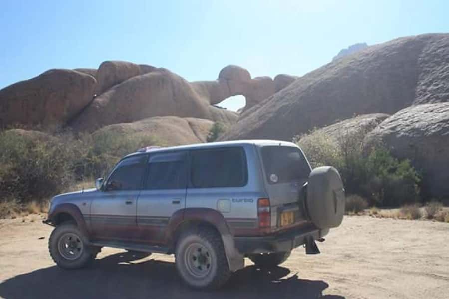 Spitzkoppe : via Zeila Shipwreck - Picnic Lunch at Spitzkoppe: More Than Fuel