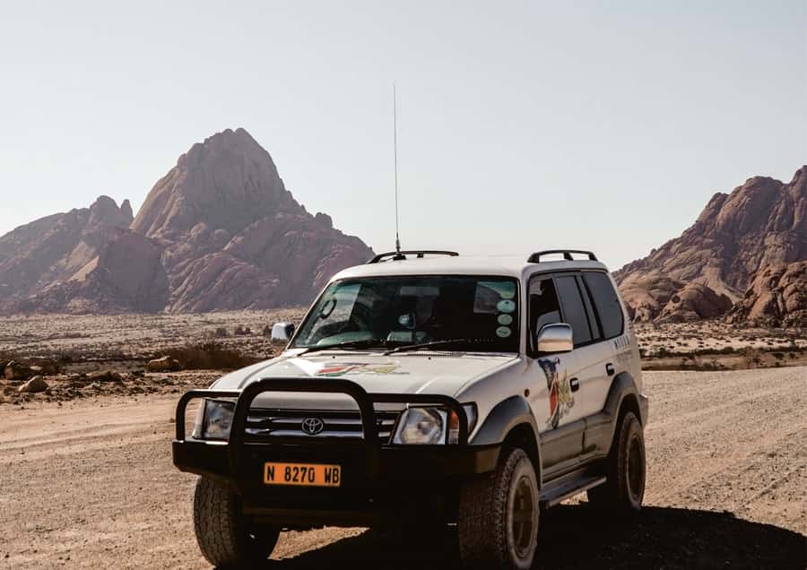 Swakopmund/Walvis Bay: Spitzkoppe Mountains - Mineral and Gem Details: Watching the Earth Show Its Work