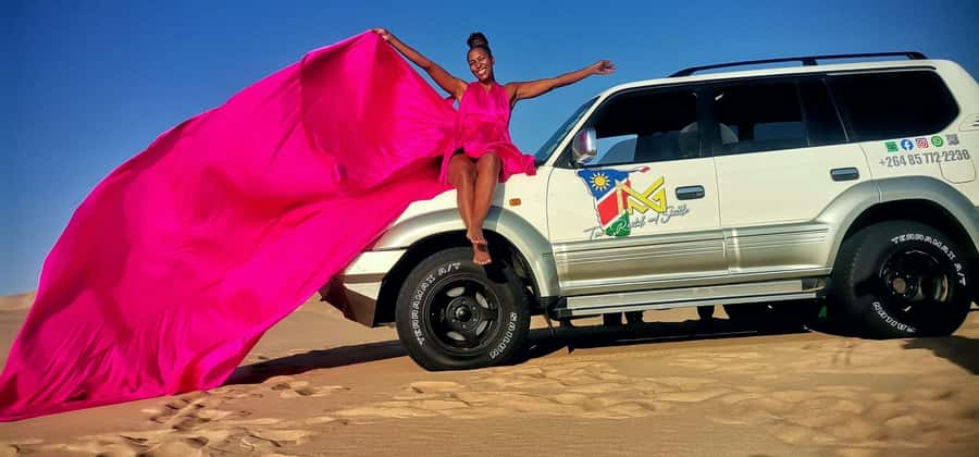Walvis Bay and Sandwich Harbour Tour - Picnic lunch in the dunes with drinks