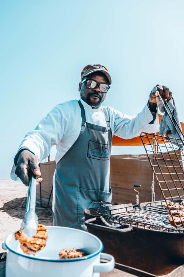 Walvis Bay: Sandwich Harbour 4x4 Trip with Beach BBQ Lunch - Wildlife moments beyond seals, how to make sightings more likely